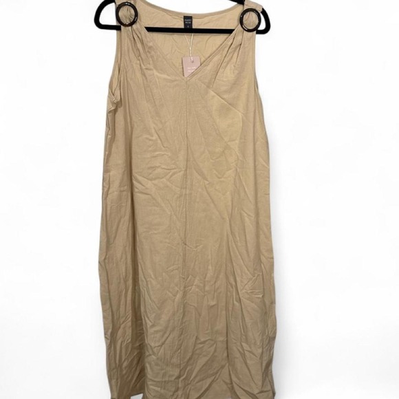 Dresses & Skirts - Tan Maxi Dress